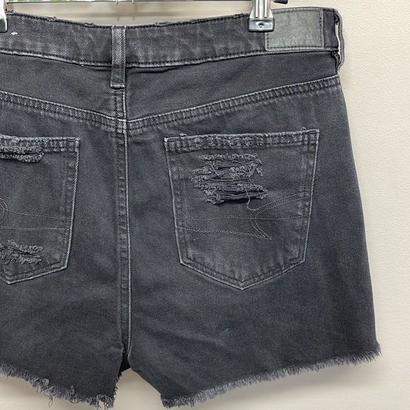American Eagle Mom Short Black Wash Denim Jean Shorts High Rise Distressed 10 - Picture 6 of 16